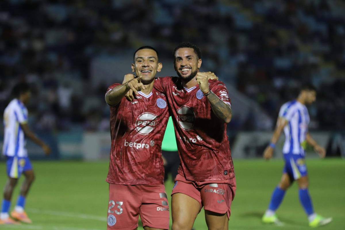 En fotos: Pelinegra deslumbra, La Ceiba se viste de gala y el show de Motagua ante Victoria