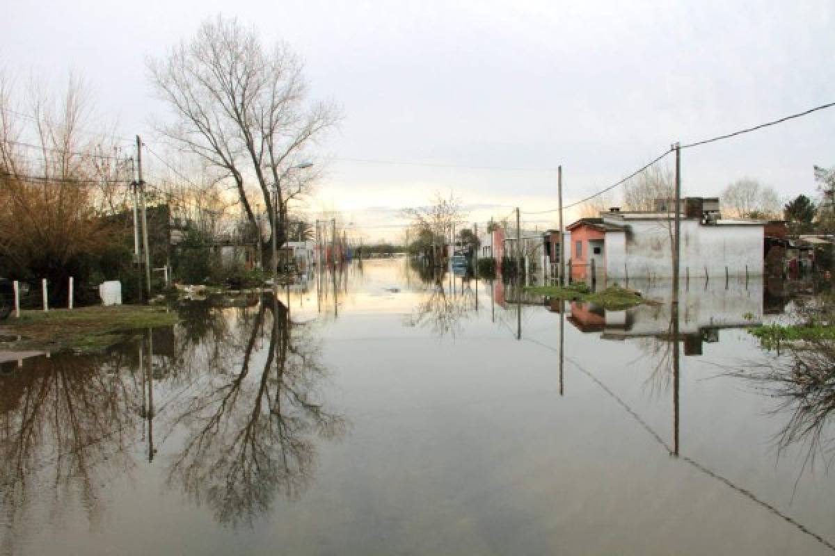 Se duplica a 5,400 el número de evacuados por inundaciones en Uruguay