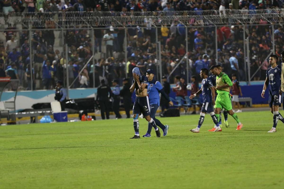 Bronca de jugadores y tristeza: Postales de la eliminación de Motagua en Copa Centroamericana