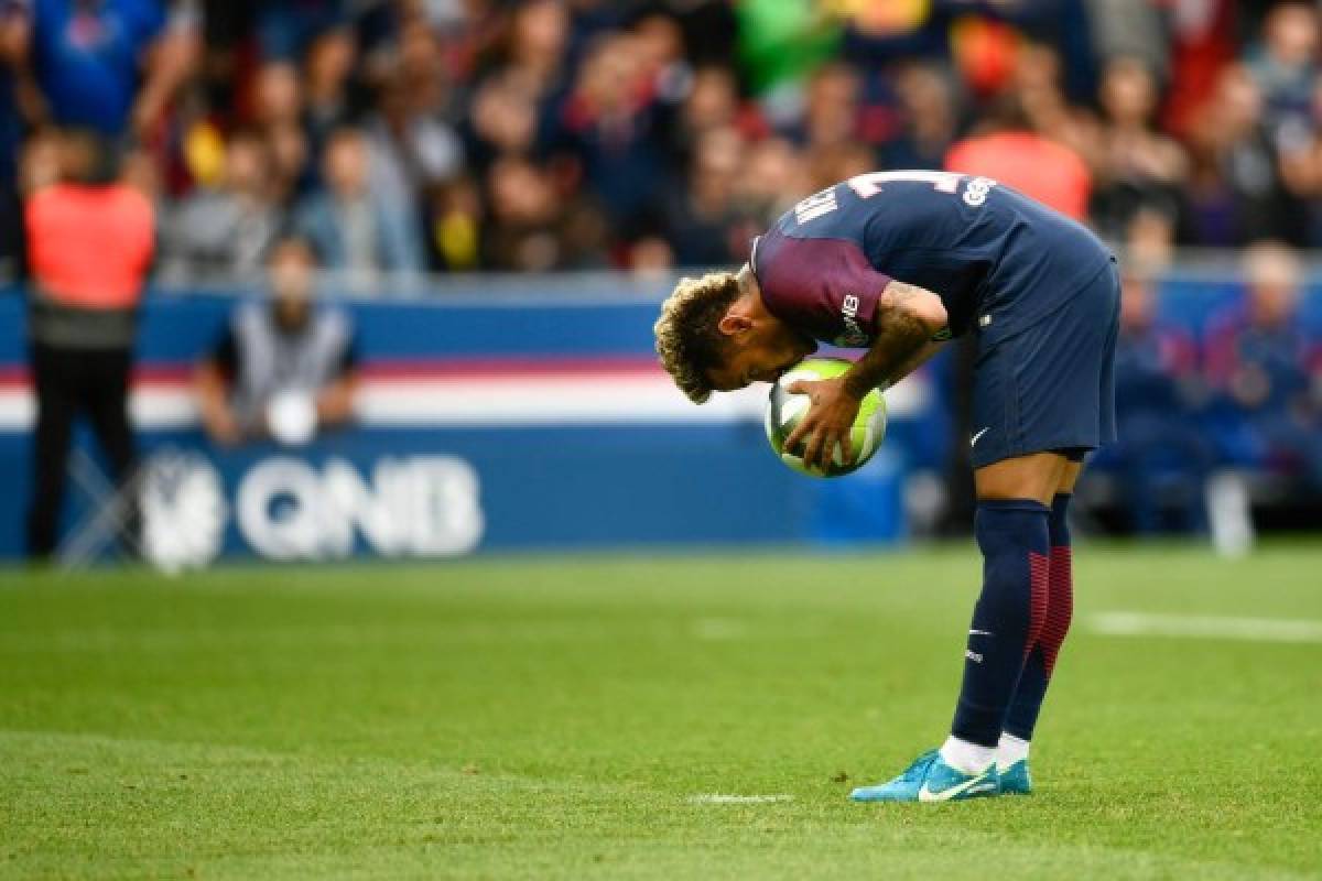 Neymar lanza y marca un penal para el PSG tras polémica con Cavani