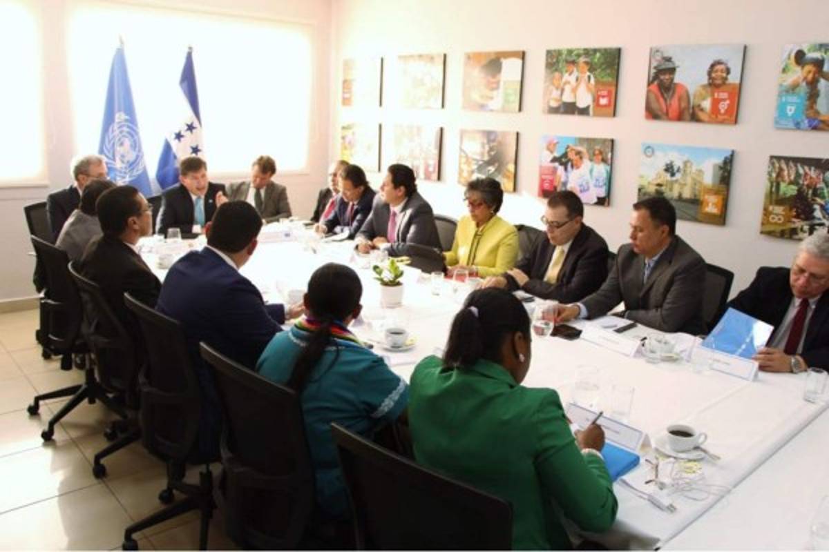 Oposición planteó el resultado electoral en la cita del diálogo