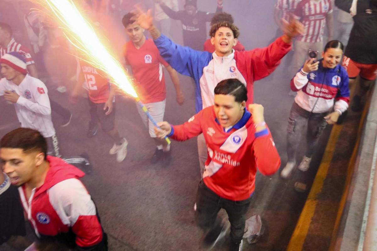 Lindas chicas, show de La Ultra Fiel y ambientazo previo al Olimpia-Firpo en Copa Centroamericana