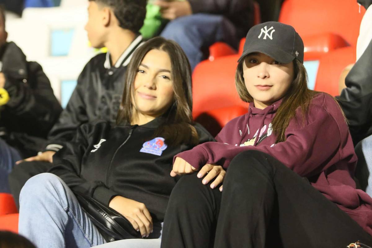 Polémica en Olimpia vs Marathón, jugadores fueron encarados por barras y lindas chicas