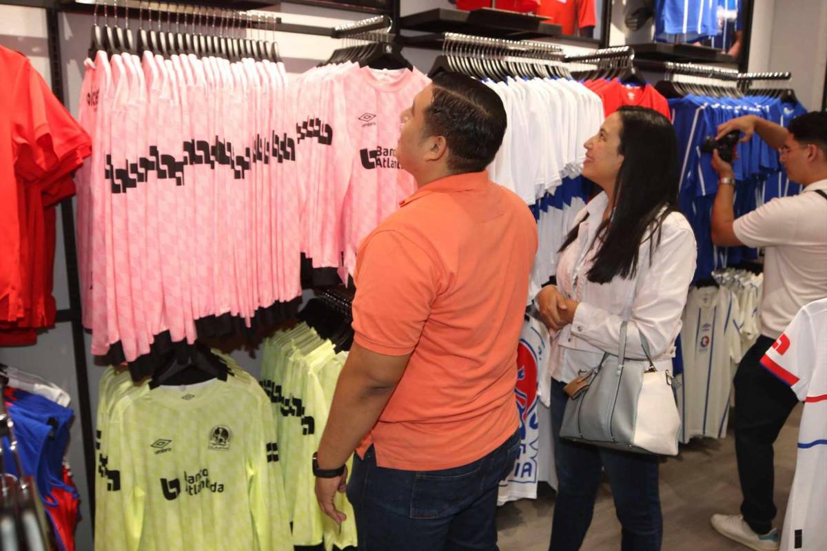 Como en Europa y Estados Unidos: Así es la nueva tienda oficial de Olimpia en Honduras
