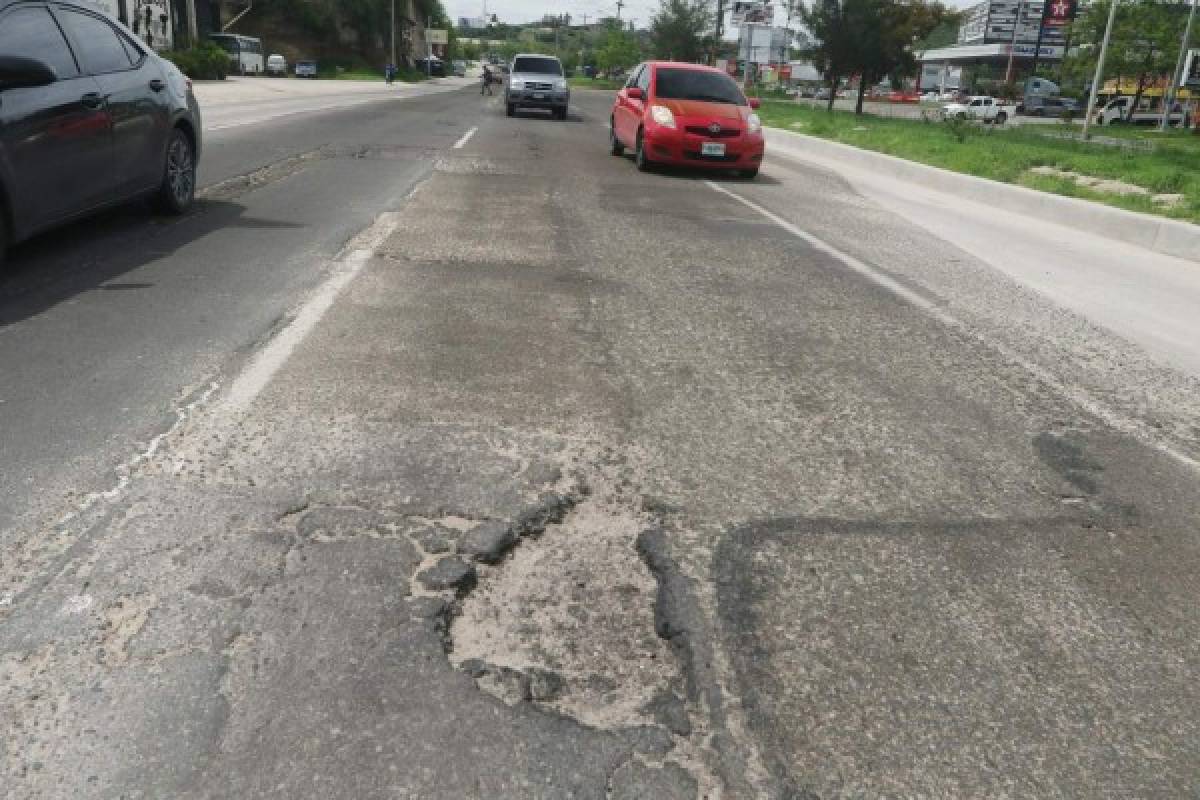 Más de 400 baches tienen destruidos el Fuerzas Armadas y anillo periférico