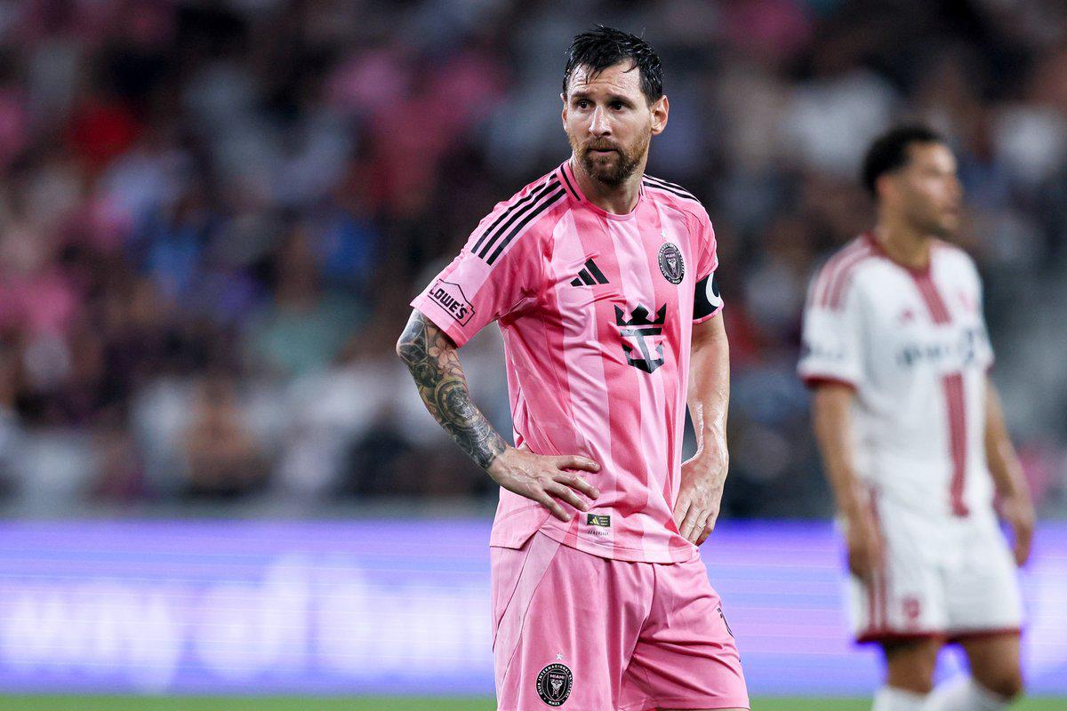 Lionel Messi sorprende al acordar comprar histórico equipo del fútbol español