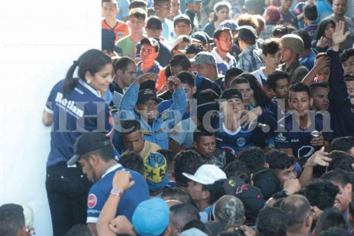 Tegucigalpa: Siete heridos por el caos en el estadio Nacional abandonan el Hospital Escuela Universitario