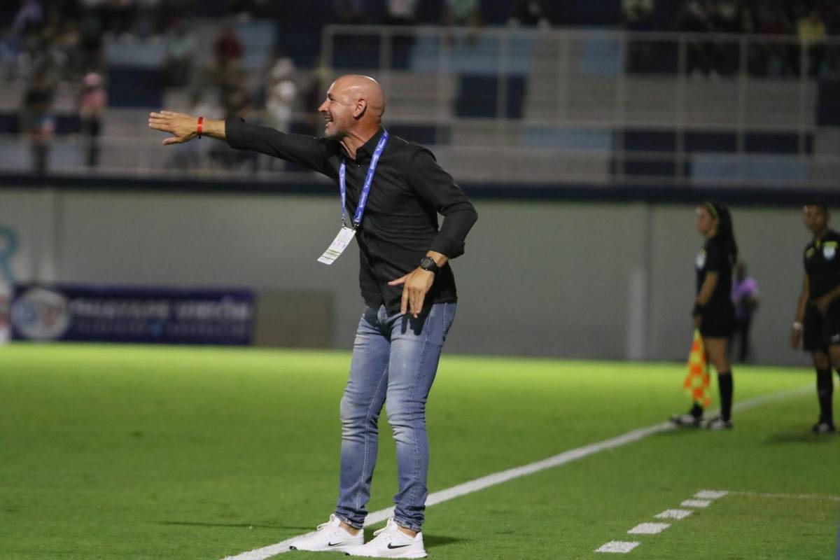 Lindas chicas, el infiltrado, gesto de Espinel y festejo de Olimpia tras vencer al Juticalpa FC