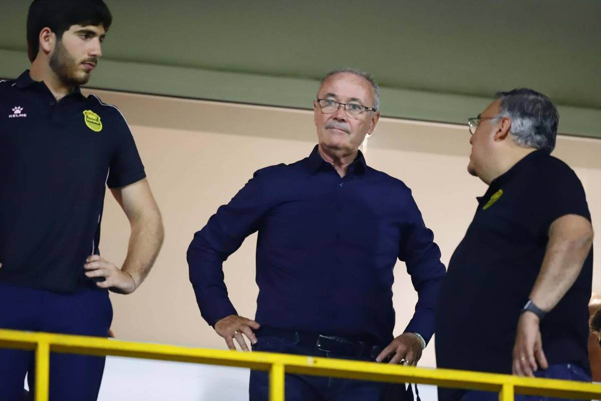 Nuevo DT de Real España presente, linda colocha deslumbra y lo que hizo Javier López en Motagua
