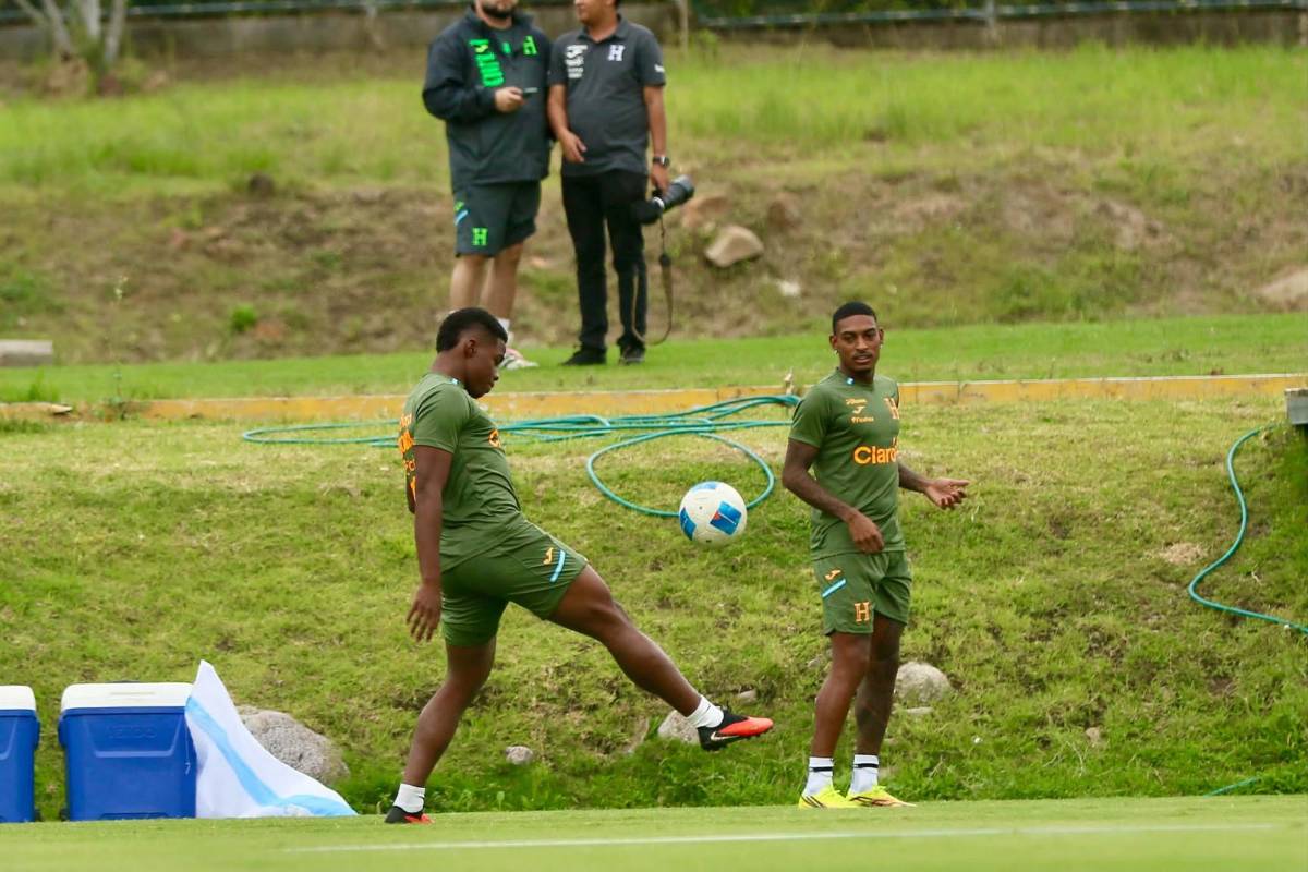 Edwin Rodríguez preocupa, legionario llega con lujosa bolsa y sorpresa en entreno de Honduras