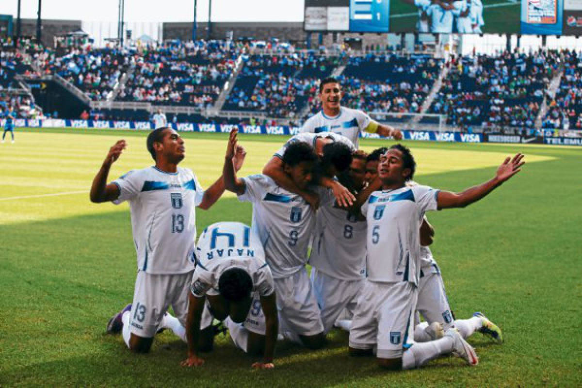 Honduras clasifica a los Olímpicos tras vencer 3-2 a El Salvador