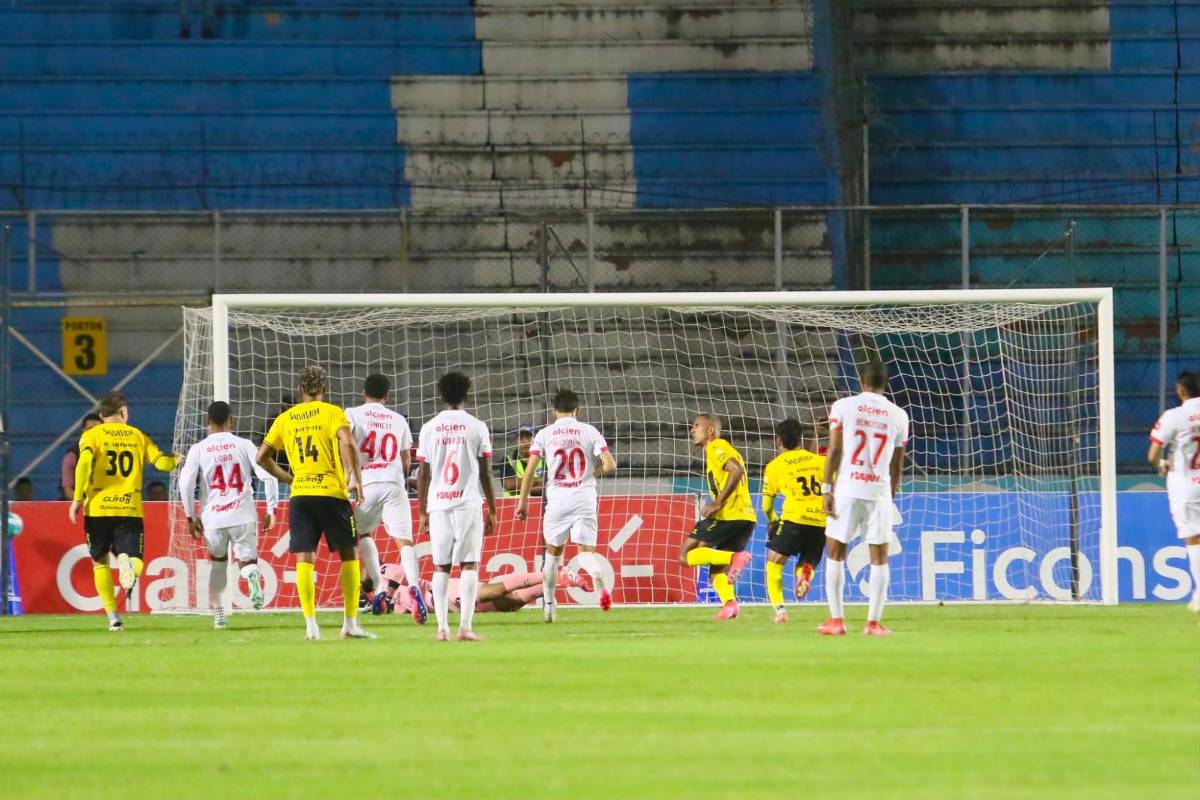 Presentadoras deslumbran, Olimpia se vengó de Real España y la burla de Jerry Bengtson