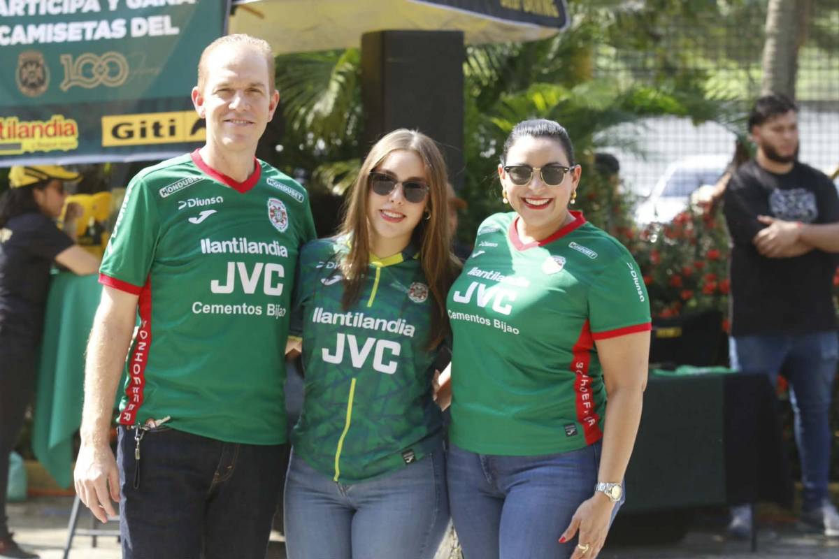 Gringas y periodista se roban el show: Las bellas chicas en la final Marathón vs Olimpia