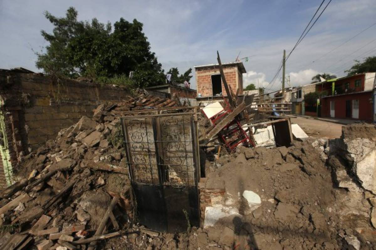Aumenta cifra de muertos por sismo en México