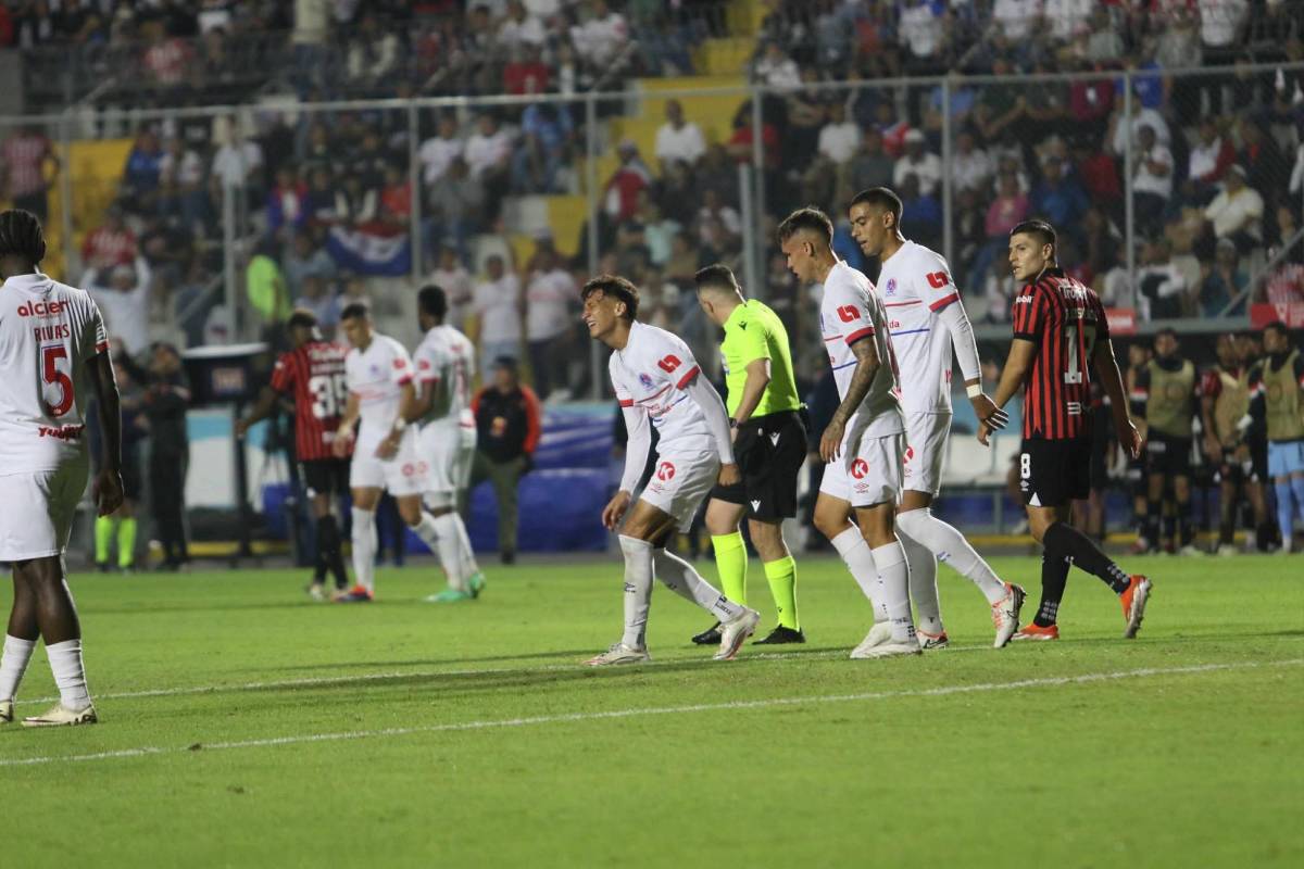 Amargura de Olimpia, villanos del partido y alegría de Alajuelense tras clasificar a final de Copa Centroamericana