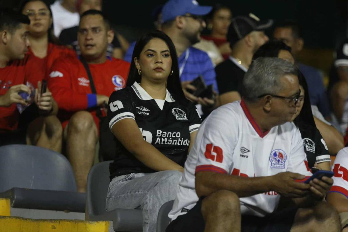 Bellas chicas del Olimpia llenan el Morazán para clásico ante el Real España