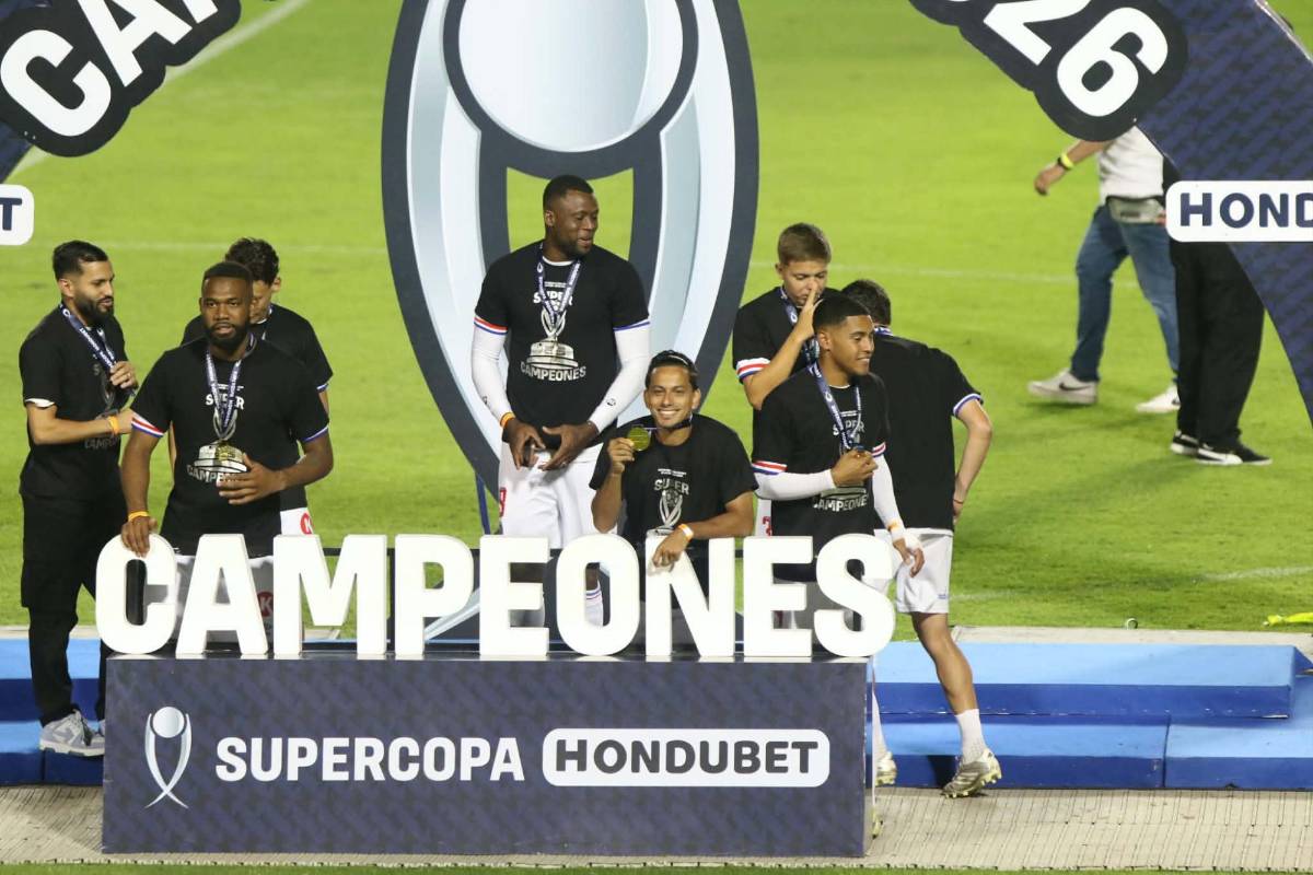 Premio al Olimpia por haber ganado al Supercopa de Honduras a Motagua