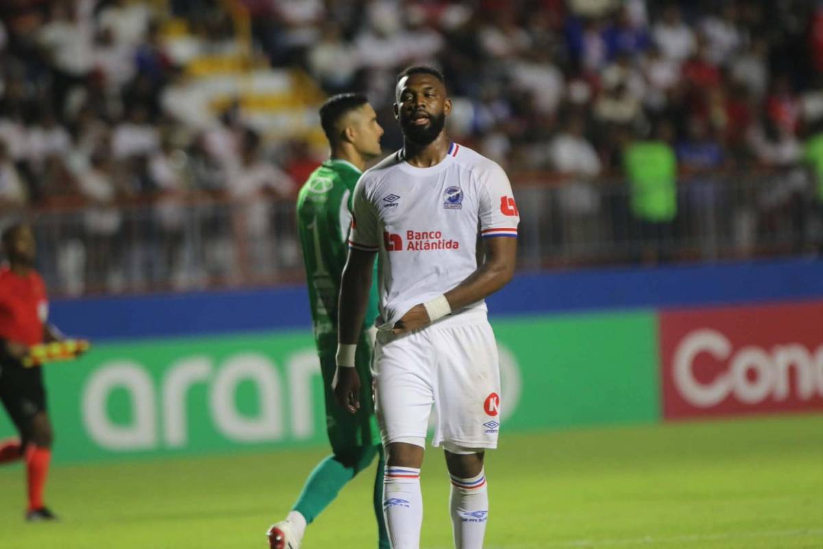 Tristeza de Olimpia, jugador de Cartaginés se burla de la Ultra, leyenda presente y villano en Concacaf