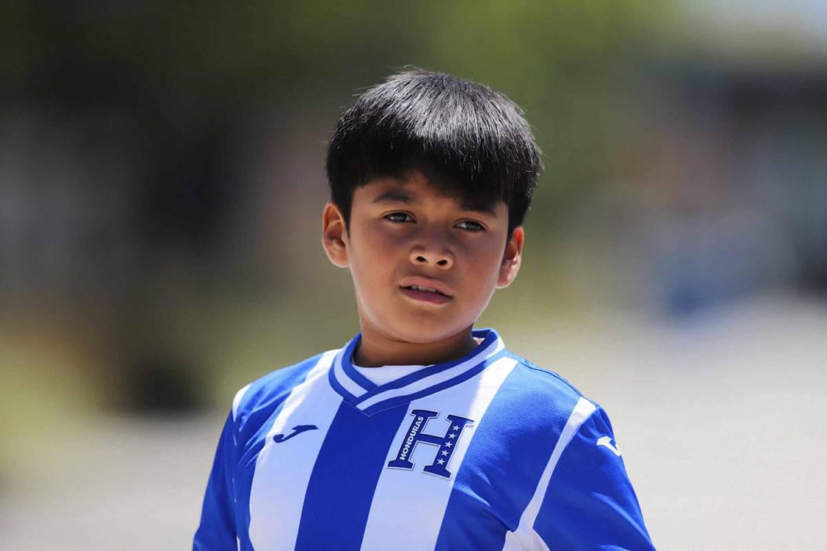 Bella periodista y exjugador hondureño sorprenden: Ambiente previo al Honduras vs Curazao