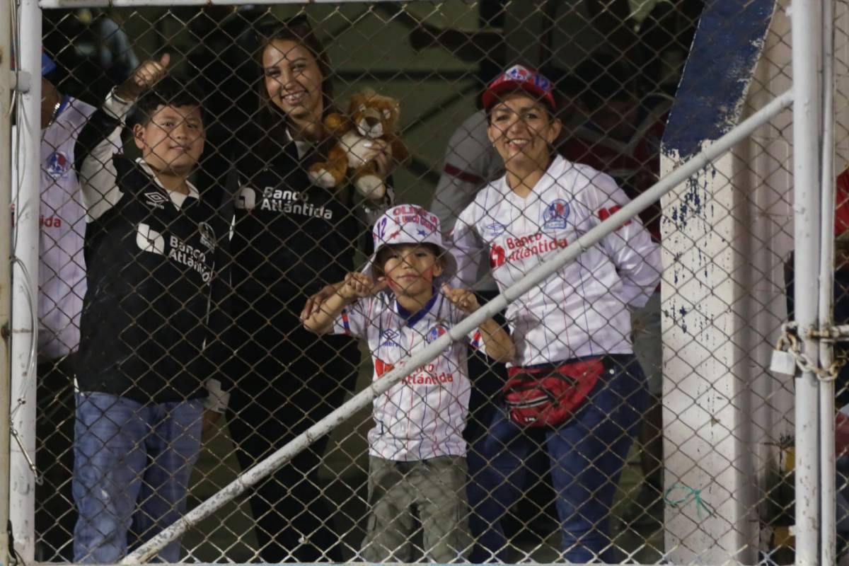 Goles, celebraciones, ambiente y jugadas: imágenes del clásico moderno