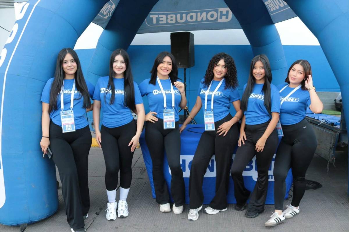 Chica de verde sorprende y otra roba beso; las bellezas en el Honduras ante Surinam