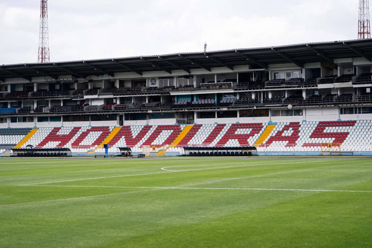 Ambiente previo de Gran Final: así pulen el estadio Nacional y primeros aficionados en llegar