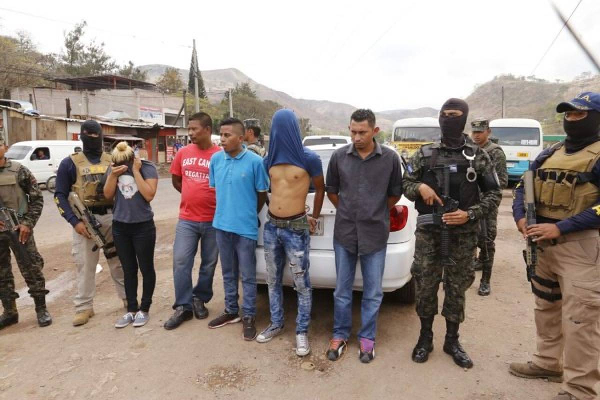 Cinco supuestos criminales detenidos en aldea Cerro Grande de la capital de Honduras
