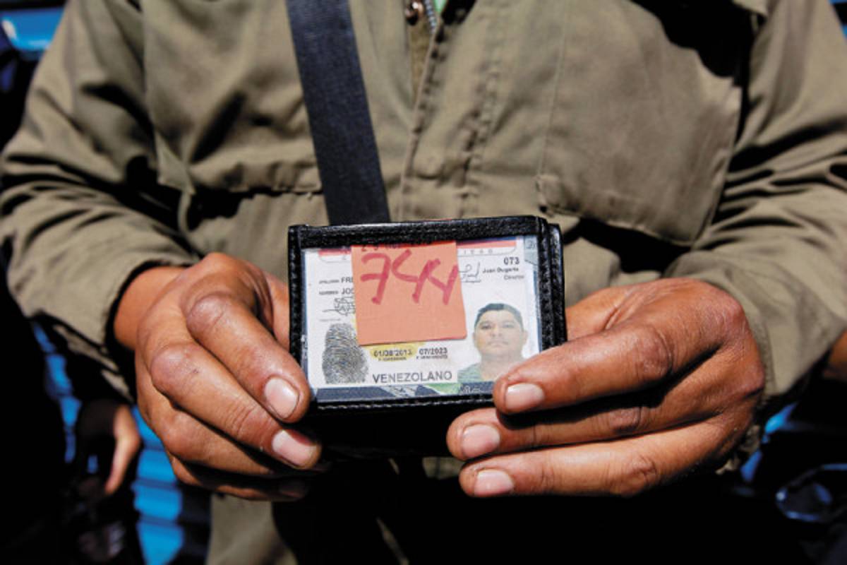 Opositor Capriles convocó a protestar contra Maduro