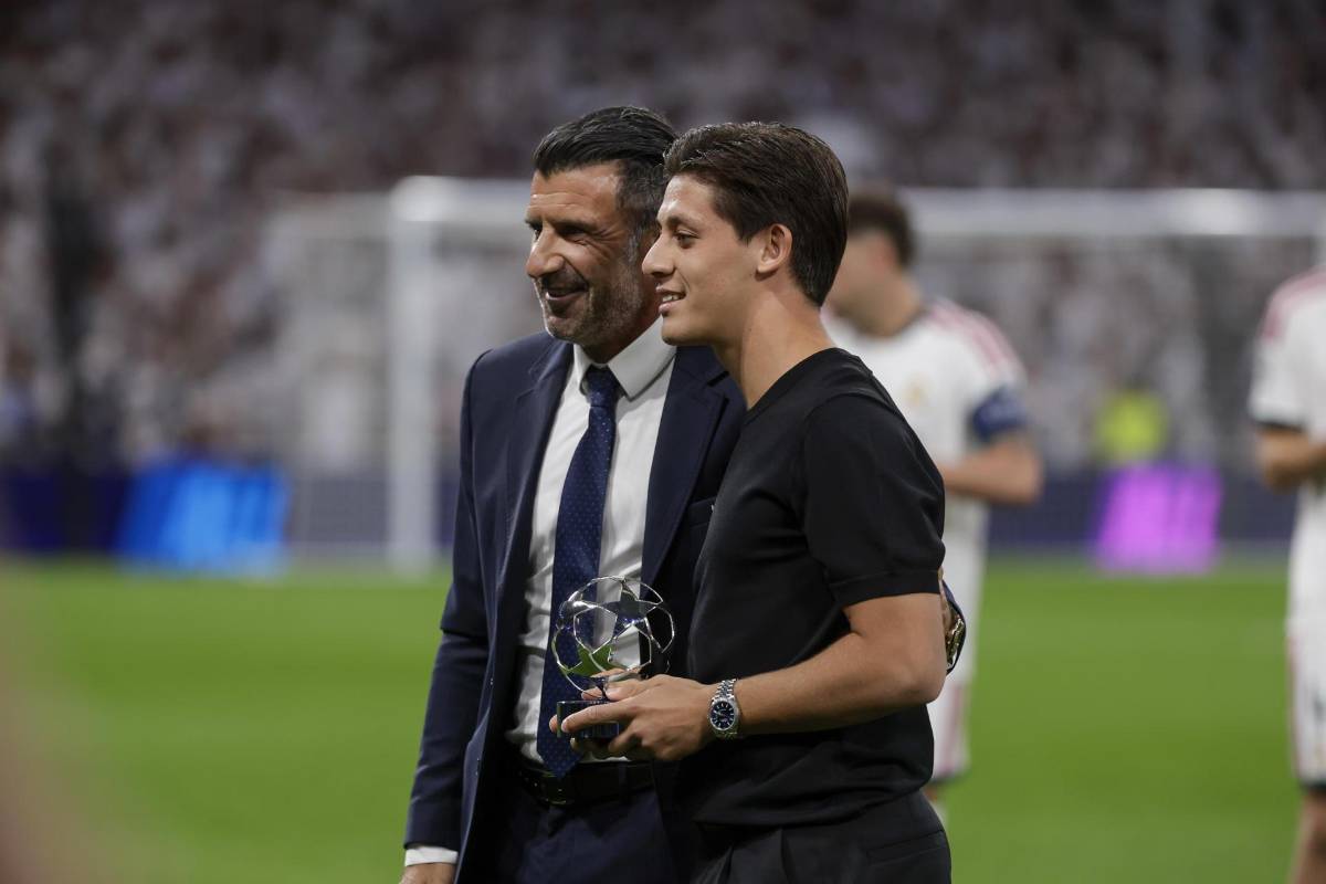 El villano del partido, jugador del Real Madrid sale silbado del Bernabéu y los premiados
