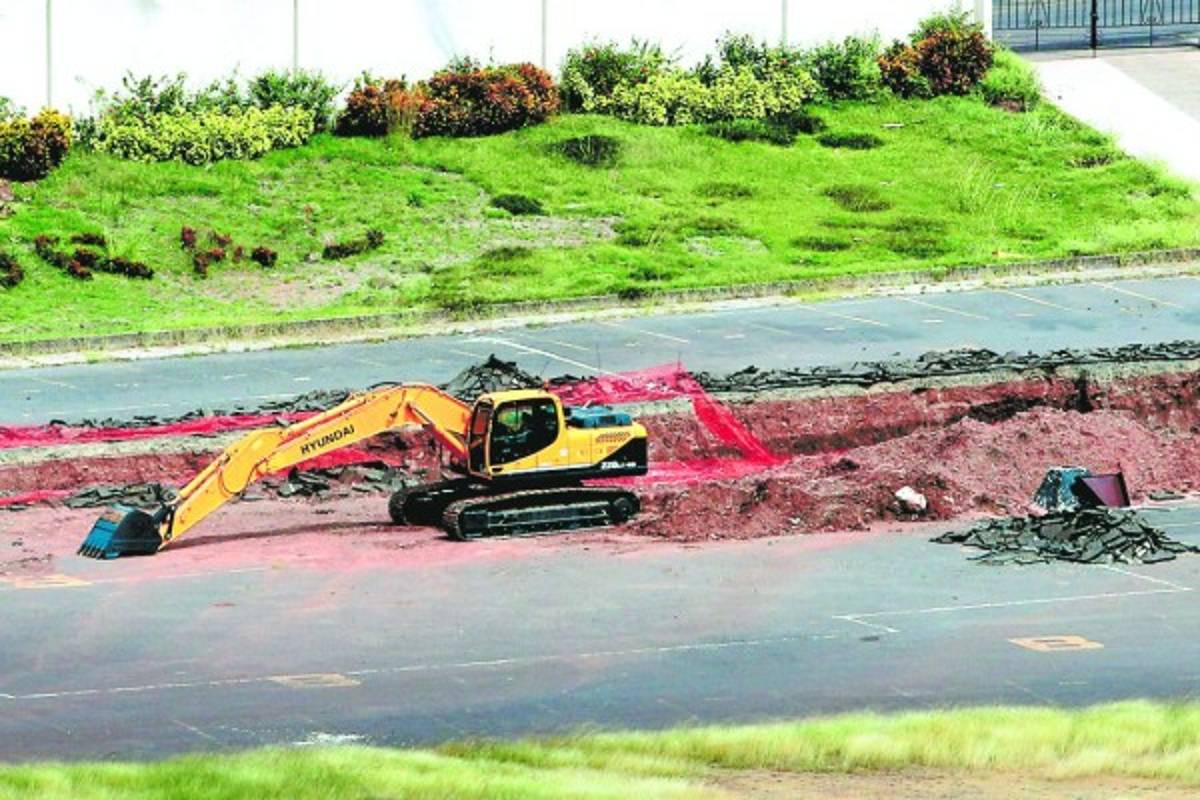 Para continuar los trabajos la empresa debe tramitar una licencia de construcción, y para obtenerla requiere varios permisos.