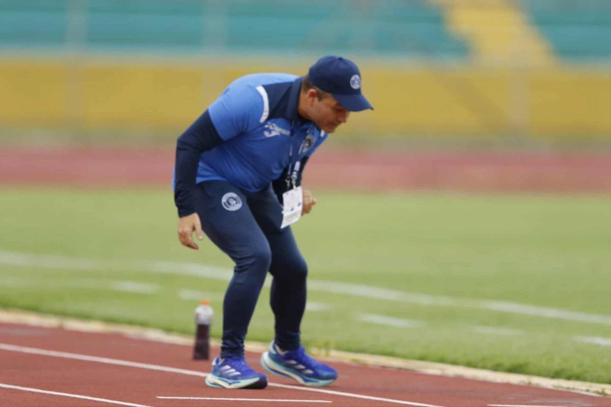 Linda chica se roba el show, jugador con look exótico y tristeza de Platense tras caer ante Motagua