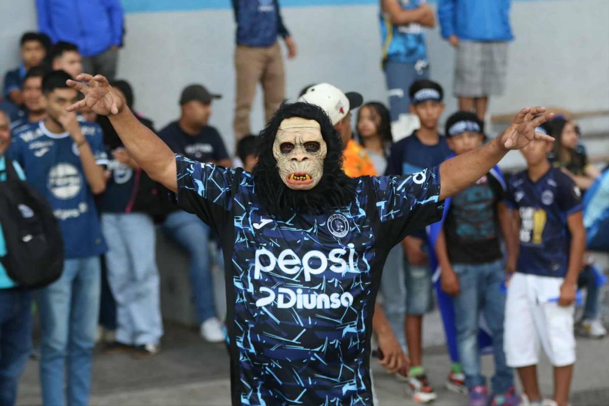 Infiltrados, fiesta de la revo y ambientazo en el Nacional previo al Motagua vs Alajuelense