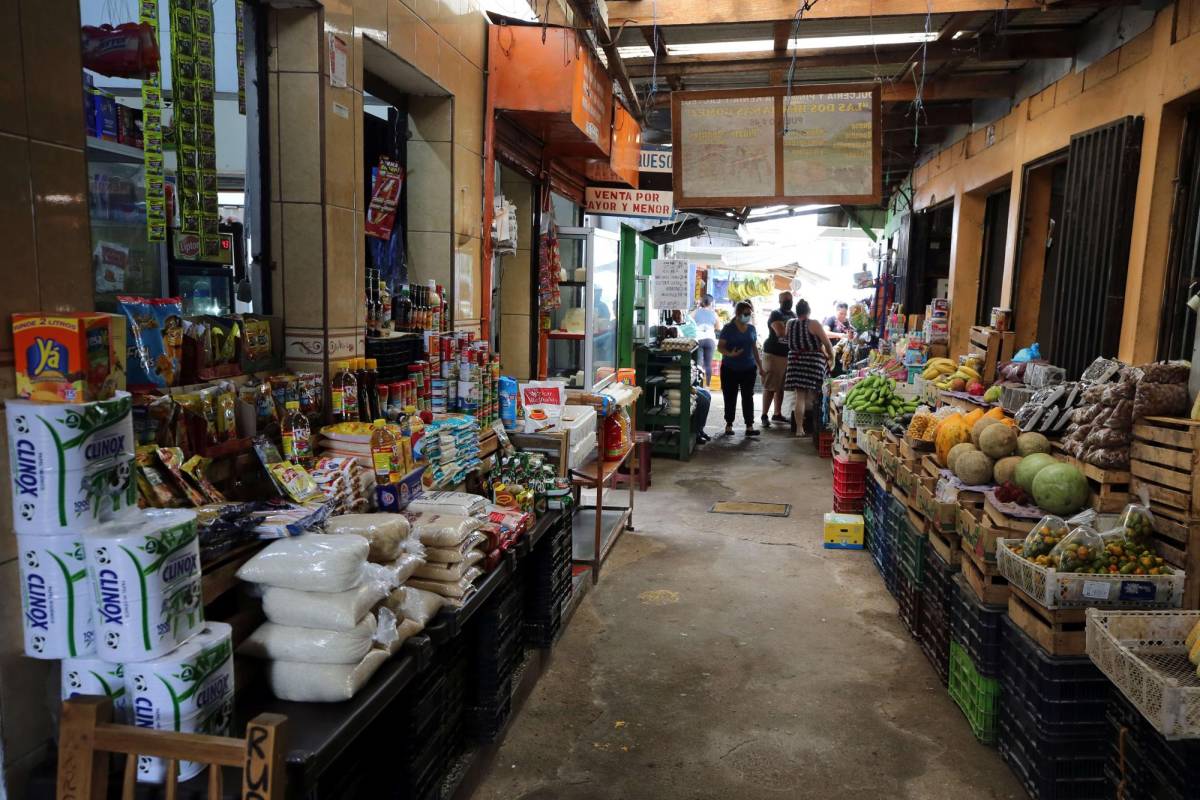 Consumidores sentirán leves alzas en productos y servicios para este Feriado Morazánico