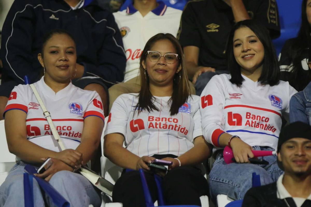 Llenazo en el Nacional y bellas chicas cautivan en semifinal de Olimpia ante Cartaginés