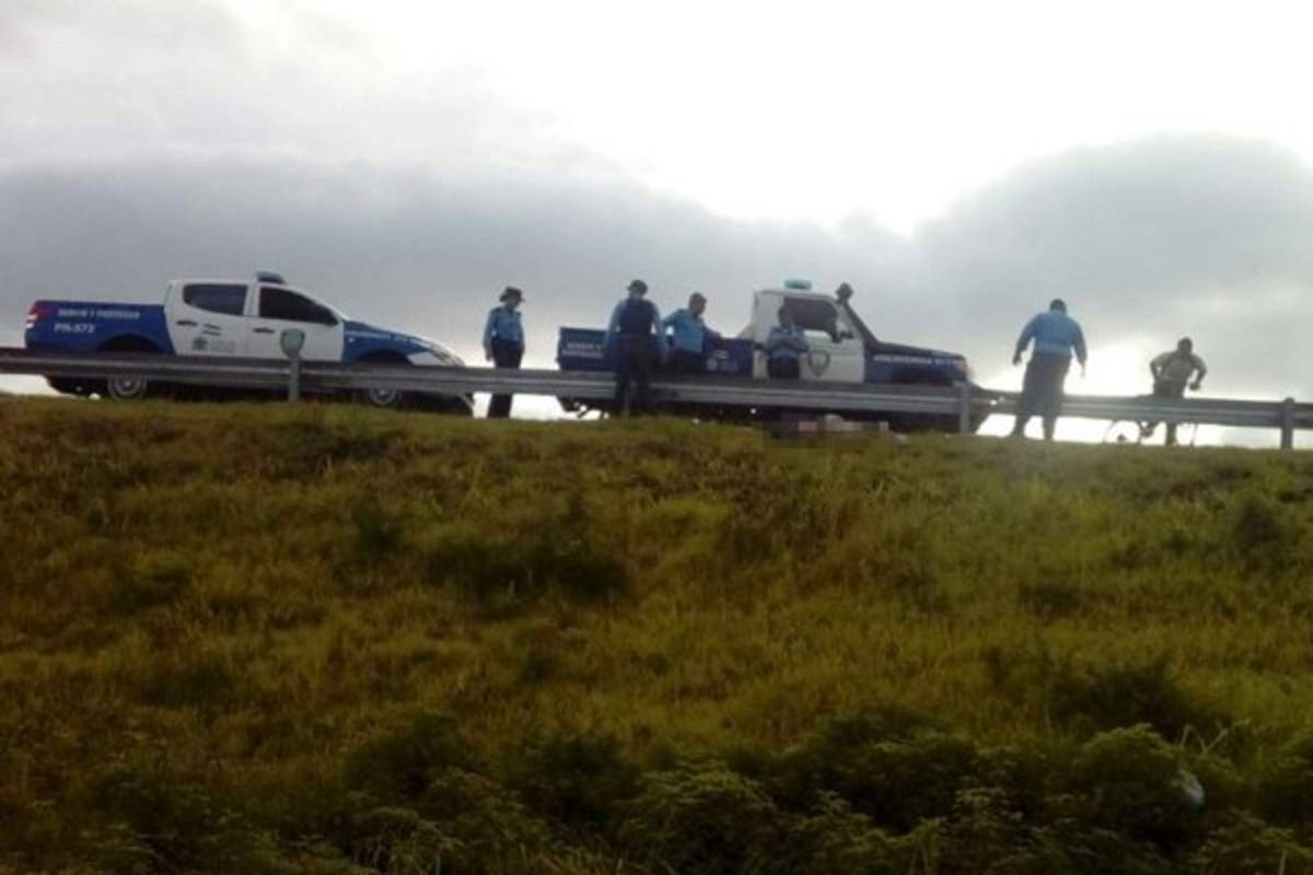 Matan a un hombre y le dejan rótulo que dice: 'Esto te pasa por andar con mujeres casadas'