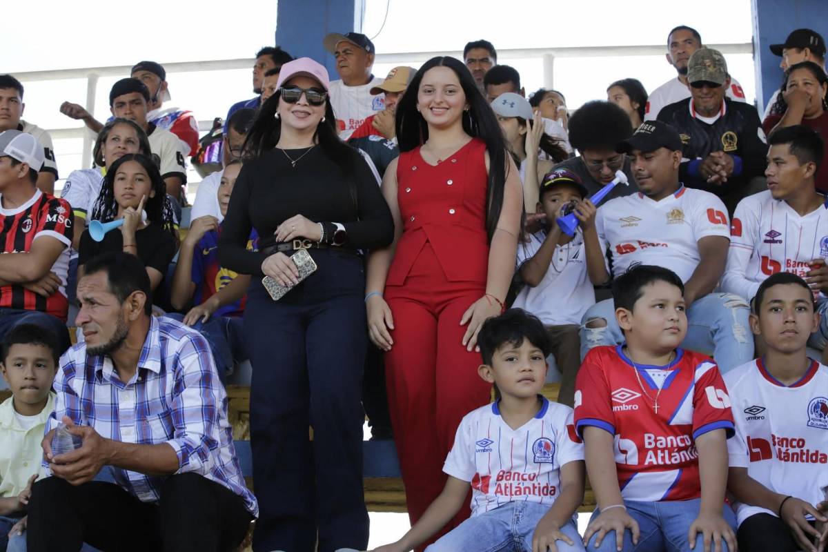 Aficionadas de Olimpia y Motagua deslumbran: Lindas chicas en los estadios de Liga Nacional