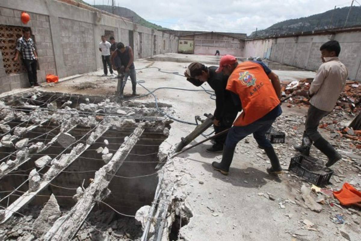 Inicia la demolición del Mirna