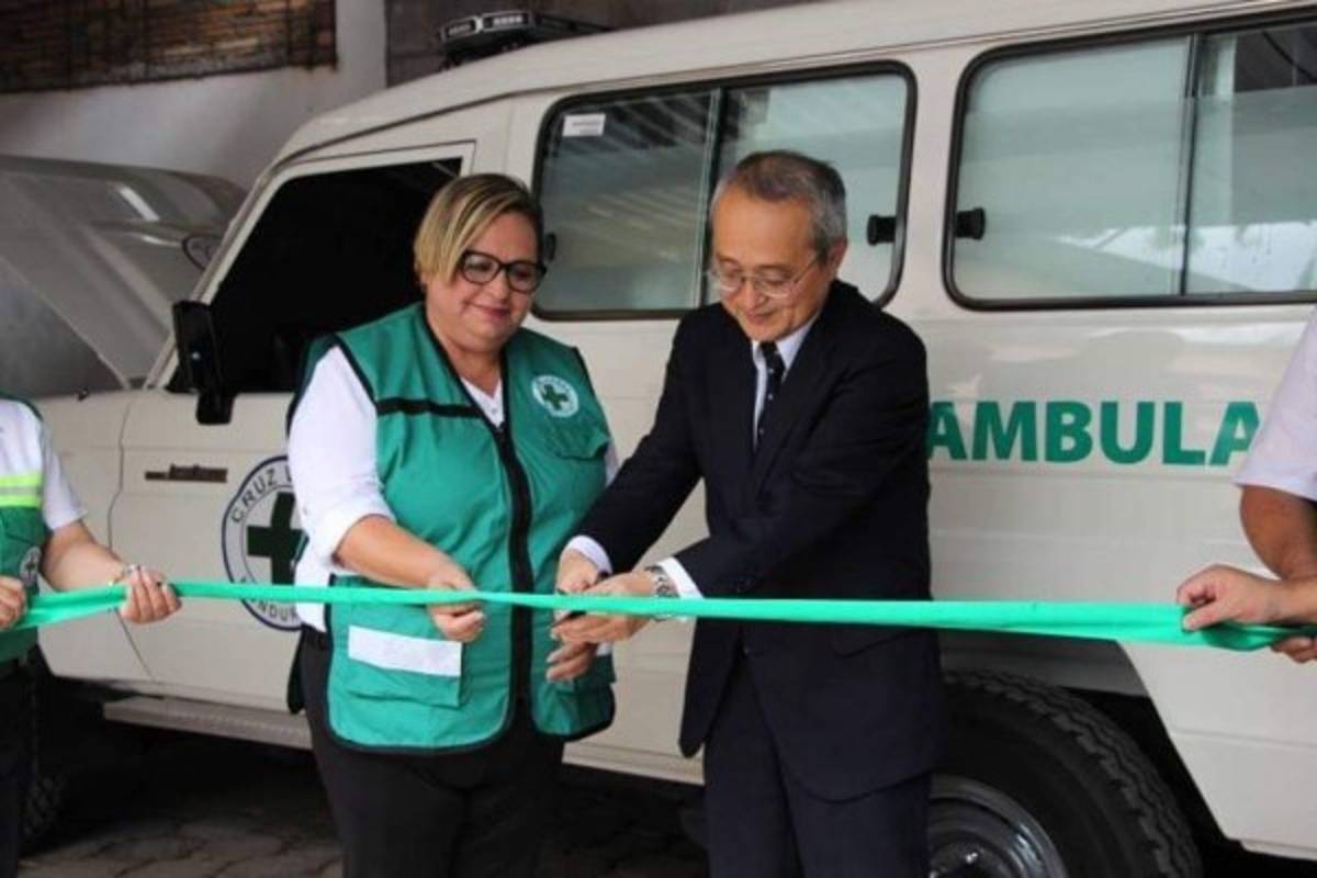 Revista Tic Tac Tania Triminio: 'Conduzco ambulancias y atiendo emergencias”