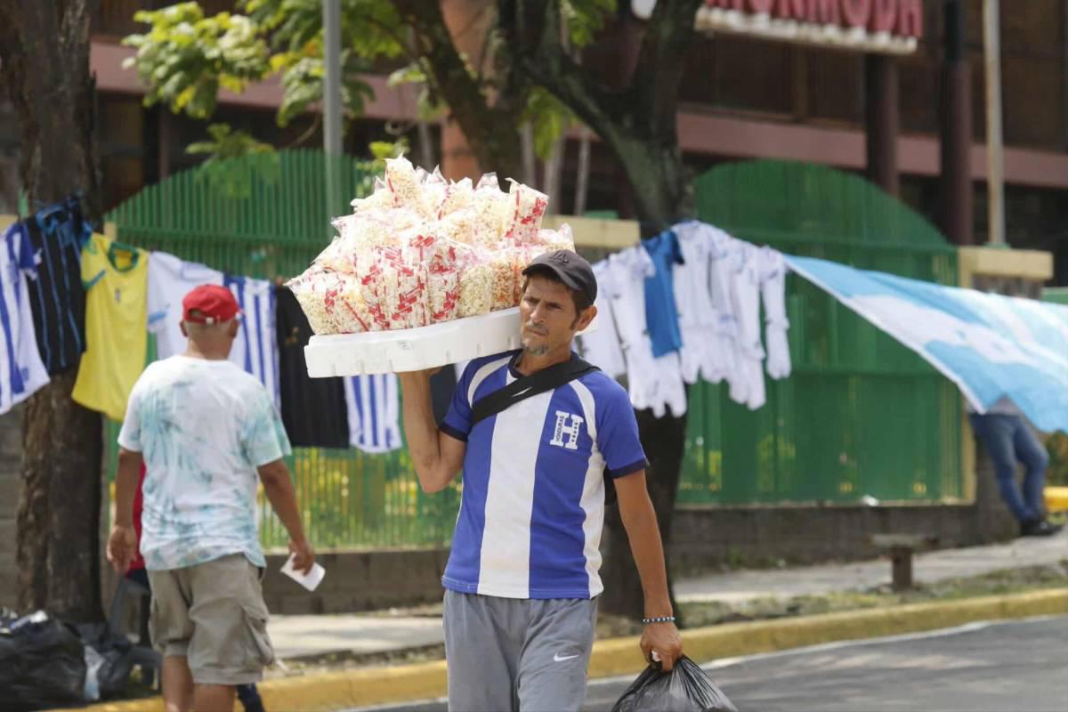 Honduras vs Costa Rica: Lindas chicas cautivan y ticos invaden SPS para partido de eliminatoria