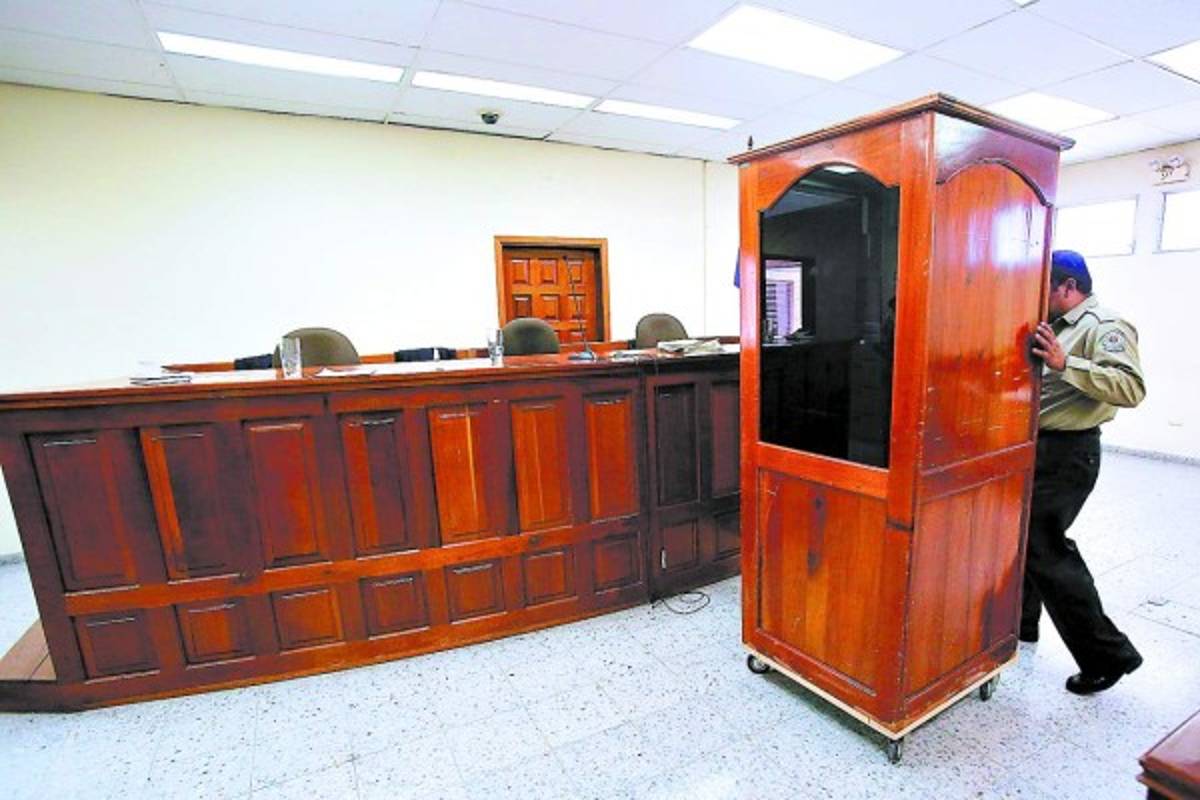 Abogados develaron identidad de testigos protegidos en juicios