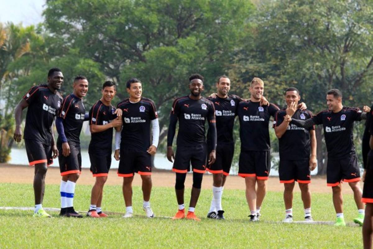 Walter García, argentino del Olimpia, analiza sus tres meses en Honduras