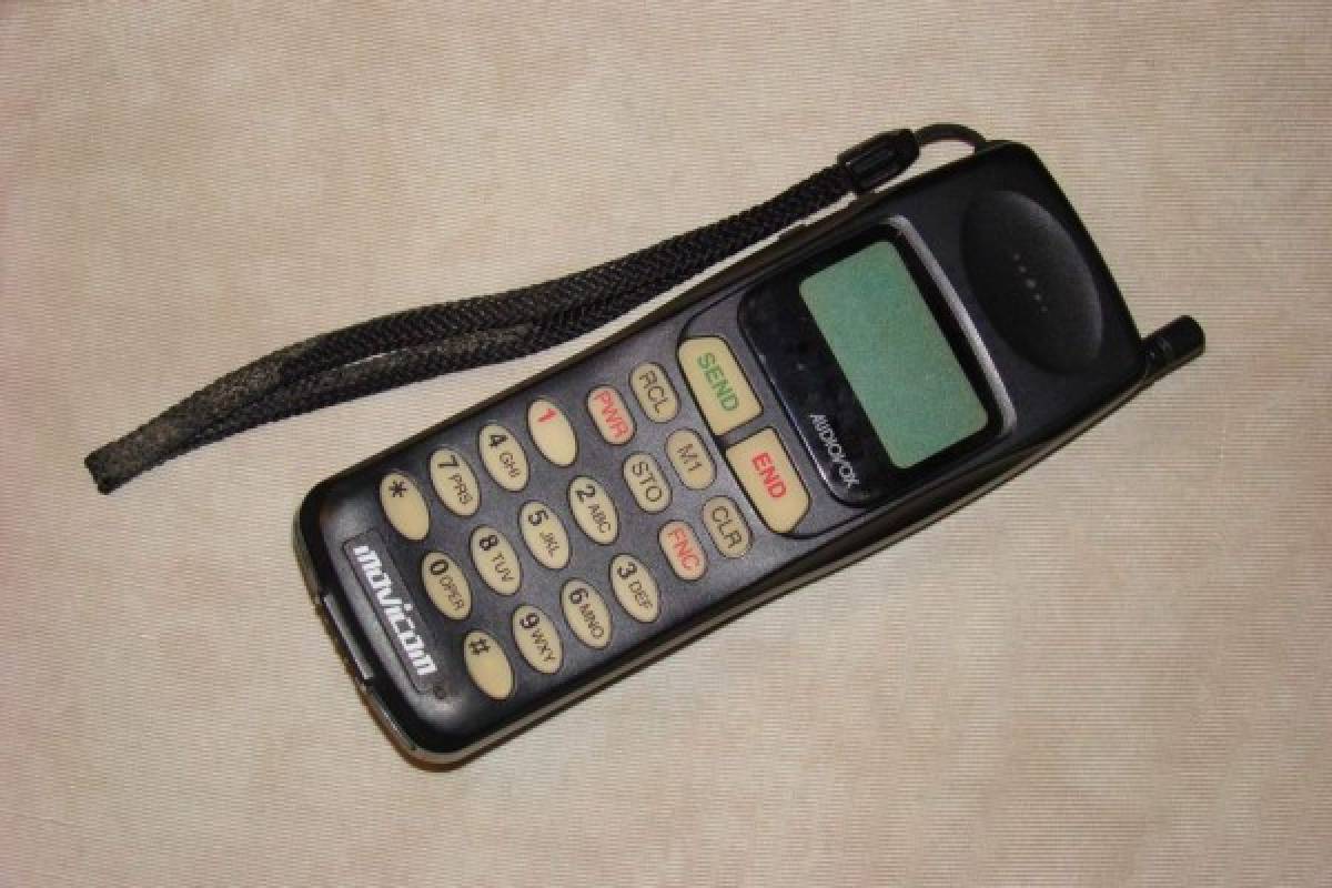 Así ha evolucionado a través de los años el diseño de los celulares