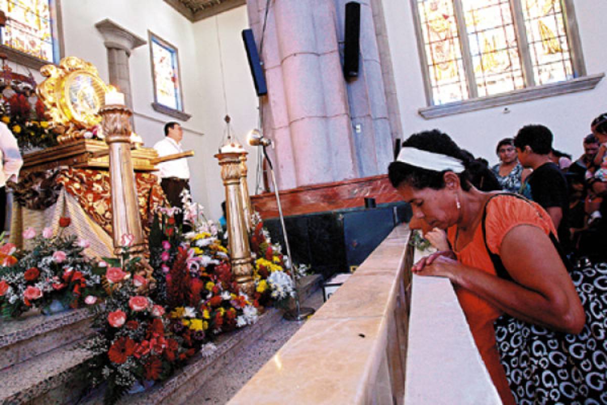 Devoción y fervor para saludar a Virgen Morena