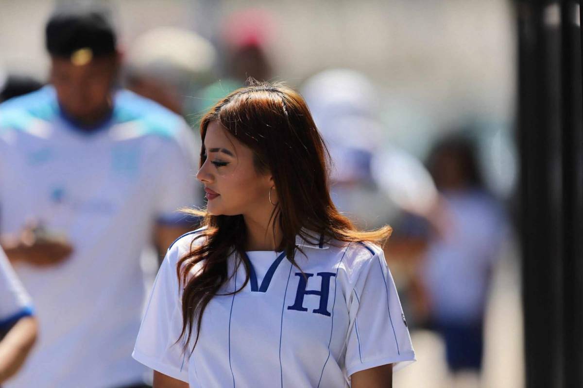 ¡Se llenó de chicas lindas! Las bellezas en el Honduras vs Panamá de Copa Oro