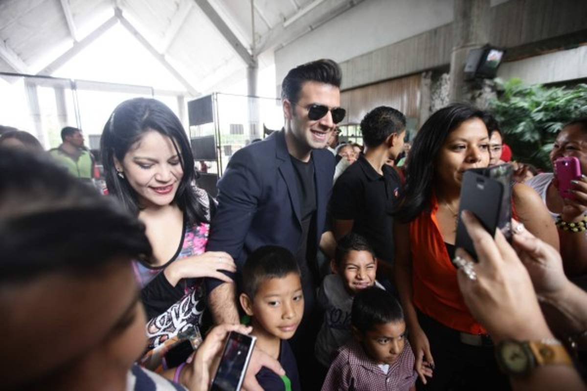 Jencarlos Canela, un galán y artista de noble corazón