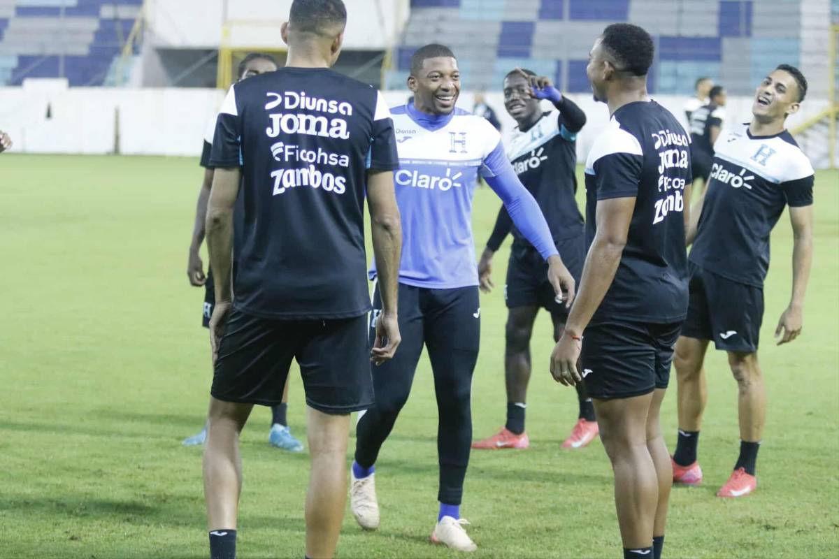Jugador llegó con bolso de lujo, insólito impase en el estadio y ausencias en entreno de Honduras
