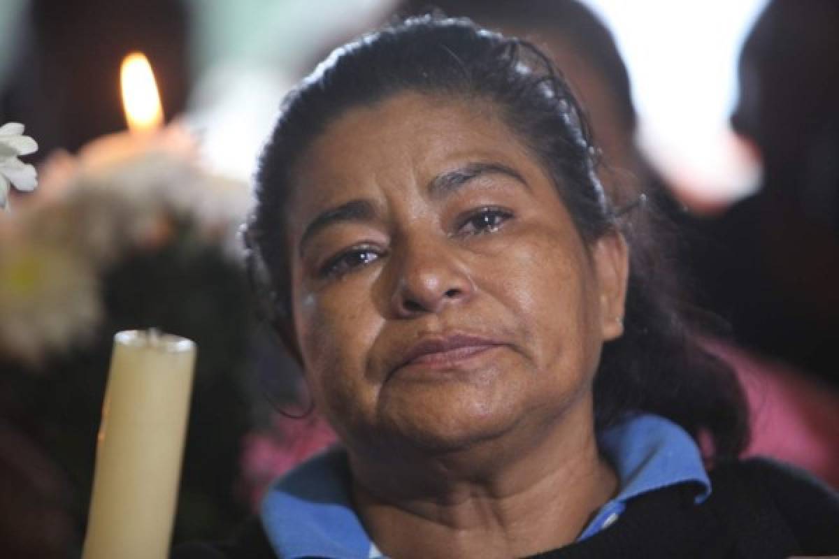 Padres piden por sus hijos desaparecidos a la Virgen de Guadalupe