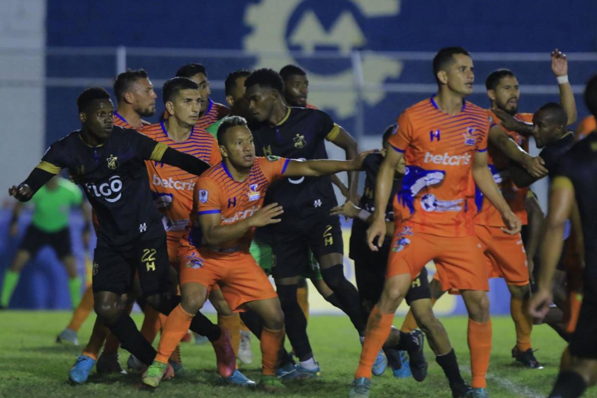 Lobos UPN logra valioso triunfo 2-0 sobre Honduras Progreso jugando de visitante