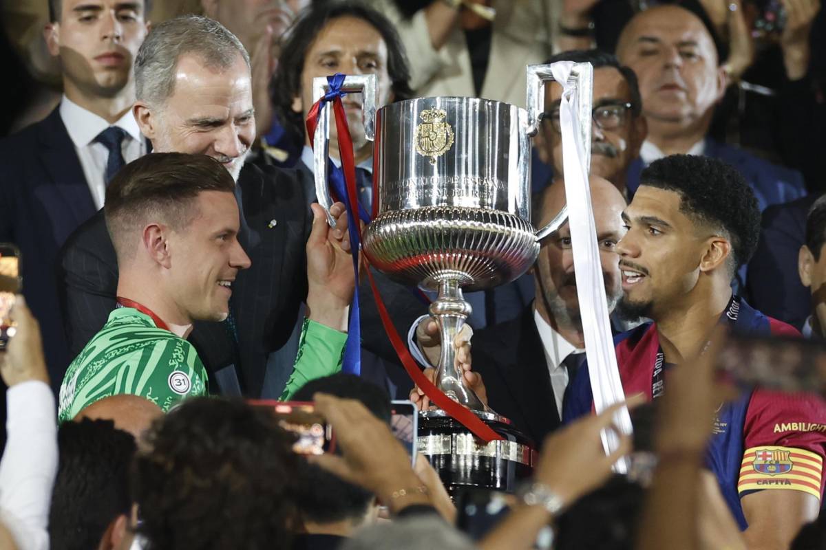 El campeón celebra como quiere: Show de Lamine, aficionados eufóricos y Barcelona levantó la copa El campeón celebra como quiere: Show de Lamine, aficionados eufóricos y Barcelona levantó la copa
