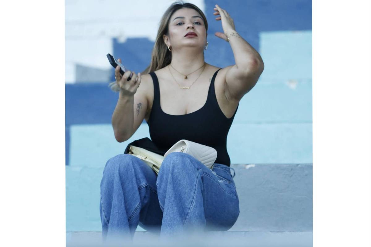 Bellas chicas del Olimpia llenan el Morazán para clásico ante el Real España